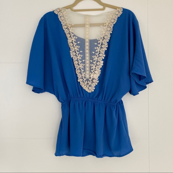 Maizy Cummings blue blouse - Picture 4 of 5